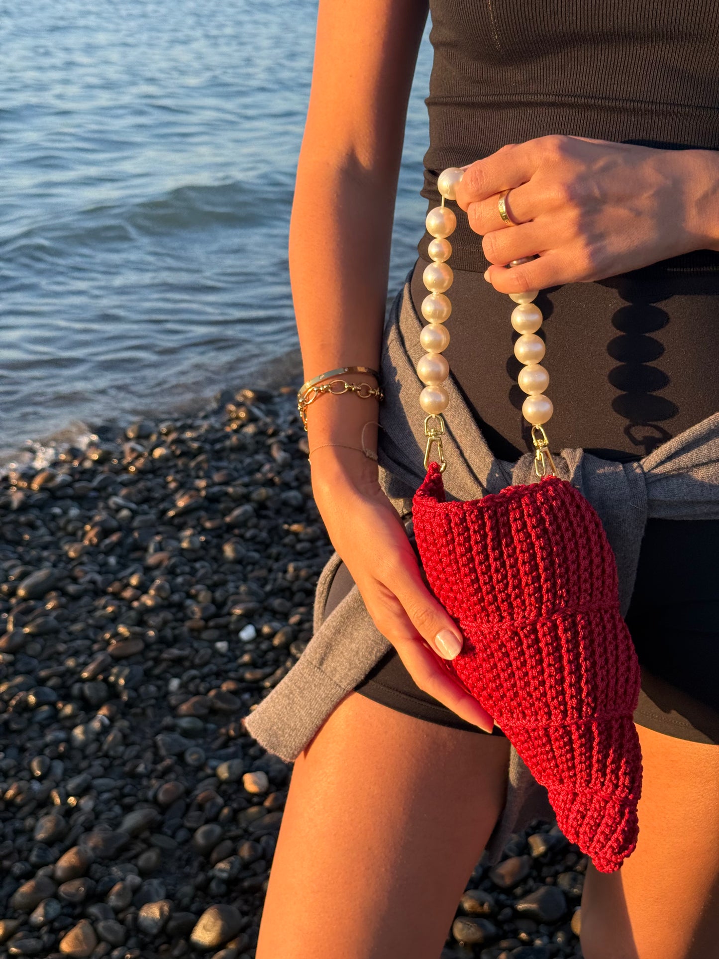 Pearl Spiral Shell Red
